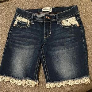Jordache Girls size 8 Dark Blue Denim Shorts with Lace Accents EUC